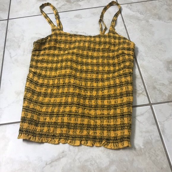 Adorable Holister tank top - Picture 1 of 3